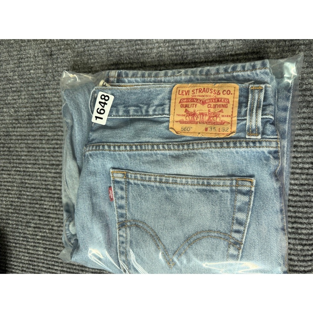 Levis 560 Comfort Fit Vintage Jeans Mens 35x32 Light Wash Denim Tapered Leg Blue - Picture 12 of 12
